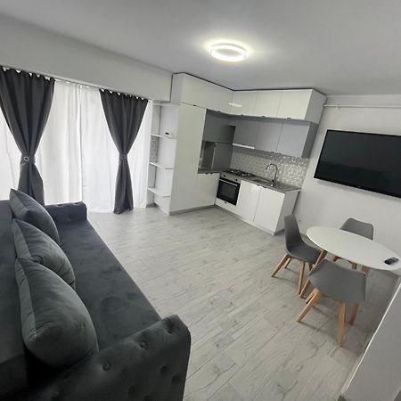 Ferienwohnung Luxy Craiova Exterior foto